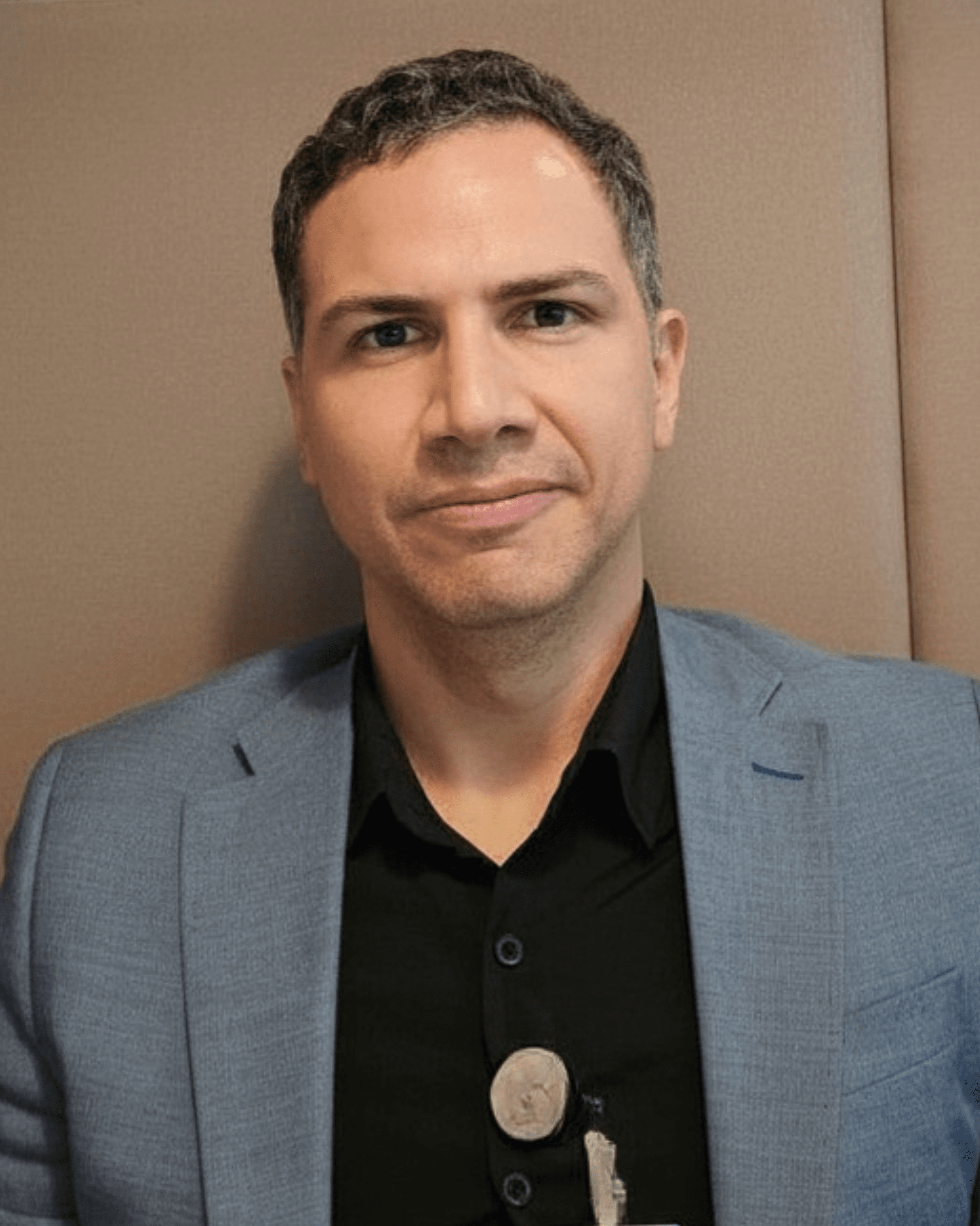 Dr. Thiago Guimarães — Neurologista USP, Especialista em Distúrbios do Movimento e Neurogenética